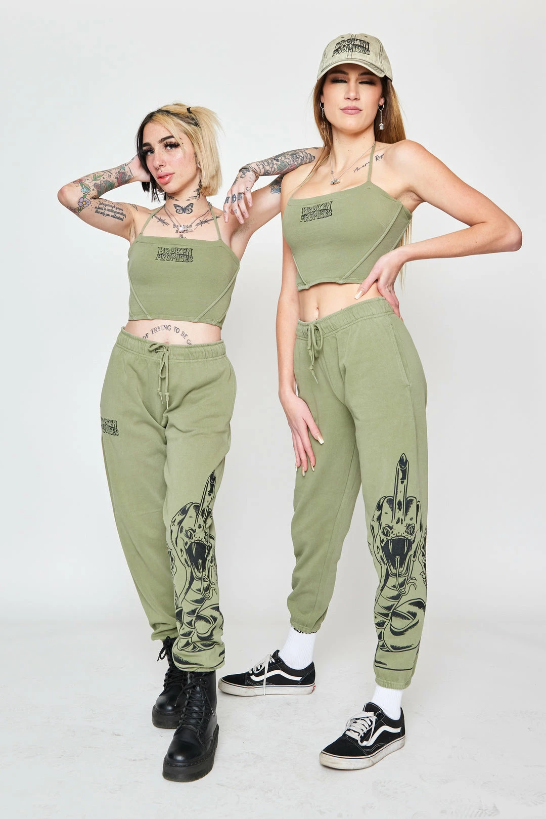 BROKEN PROMISES Sets Fangs Fleece Corset 8 BROKEN PROMISES Sets Fangs Fleece Corset