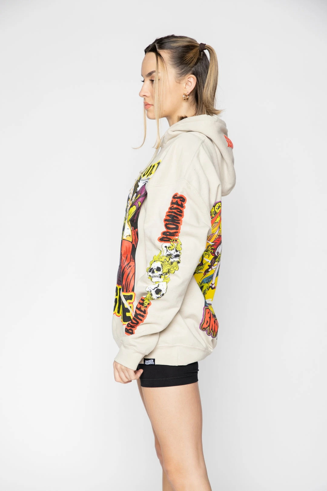 CASH Hoodies Only Nightmare Hoodie Sand 23 CASH Hoodies Only Nightmare Hoodie Sand