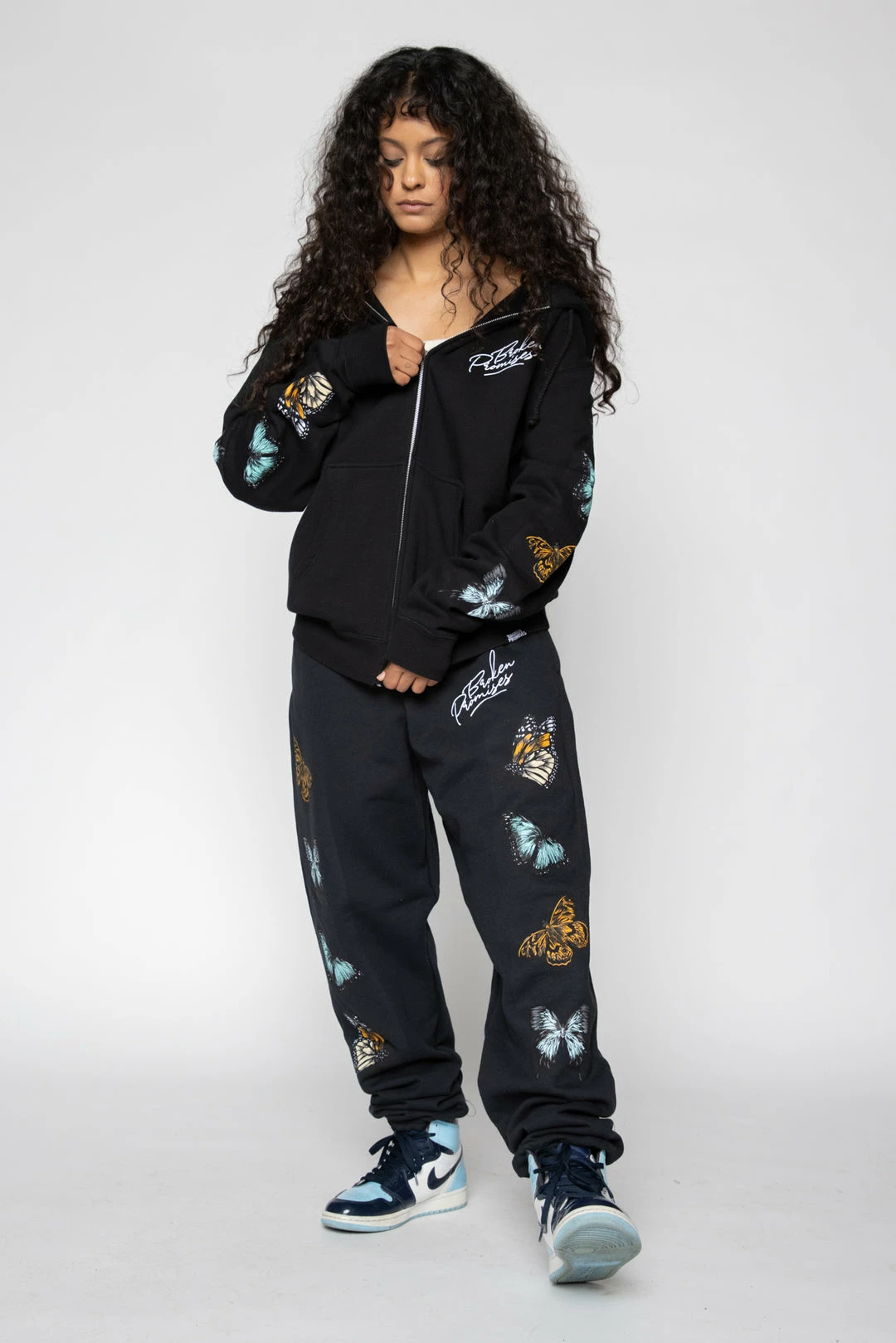 CASH Graceful Sweats 10 CASH Graceful Sweats