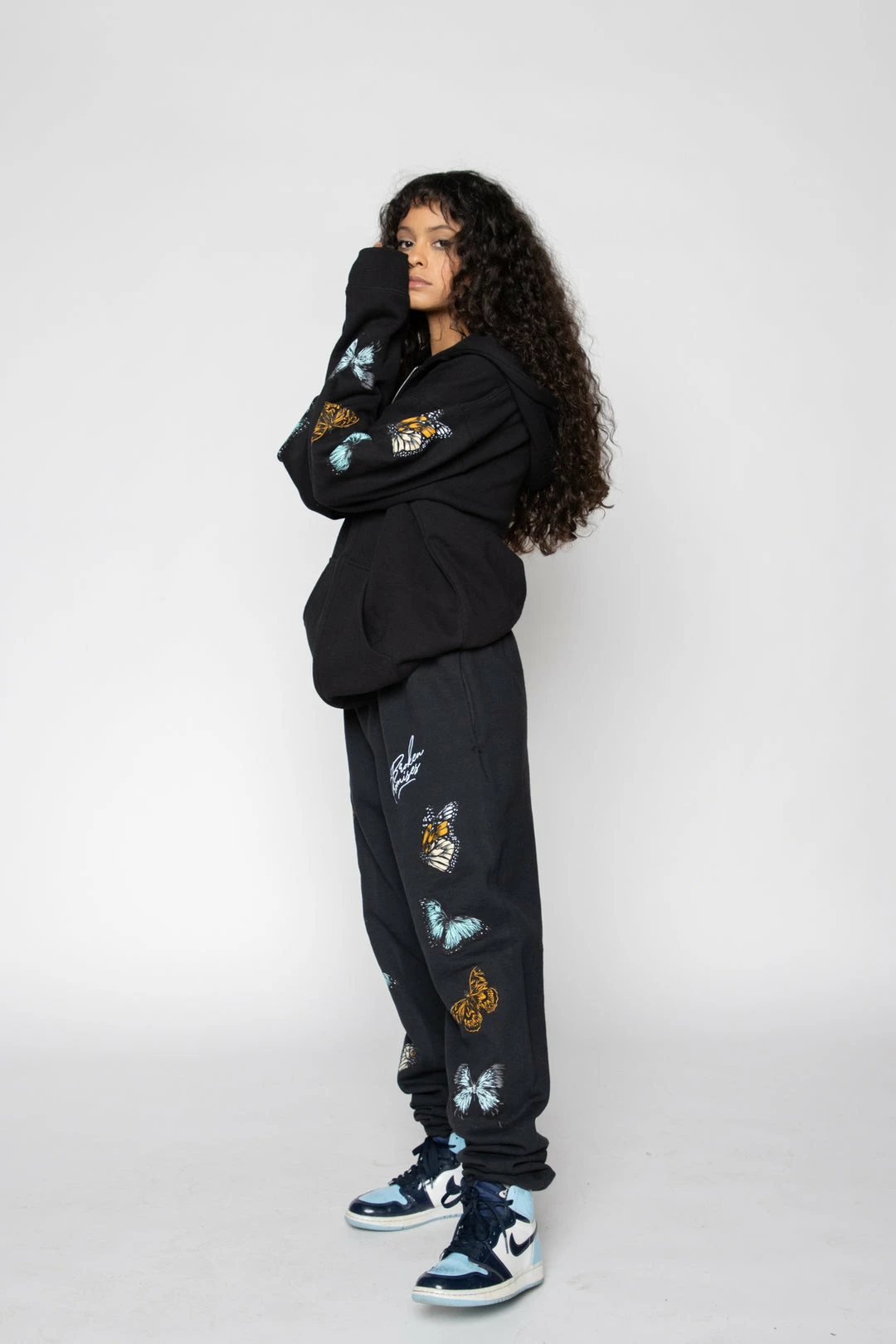 CASH Graceful Sweats 11 CASH Graceful Sweats