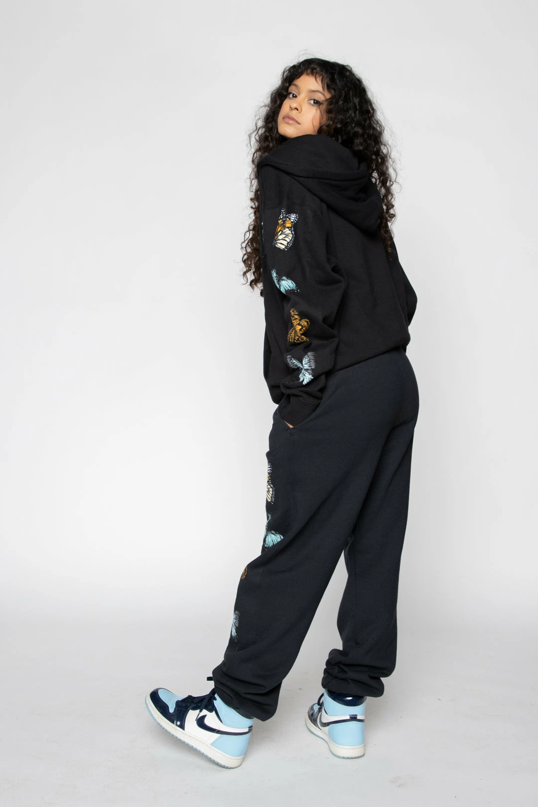 CASH Graceful Sweats 12 CASH Graceful Sweats