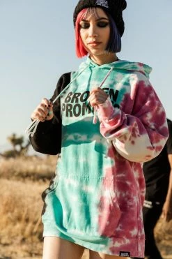 CASH Hoodies Wave Logo Tri-Color Hoodie