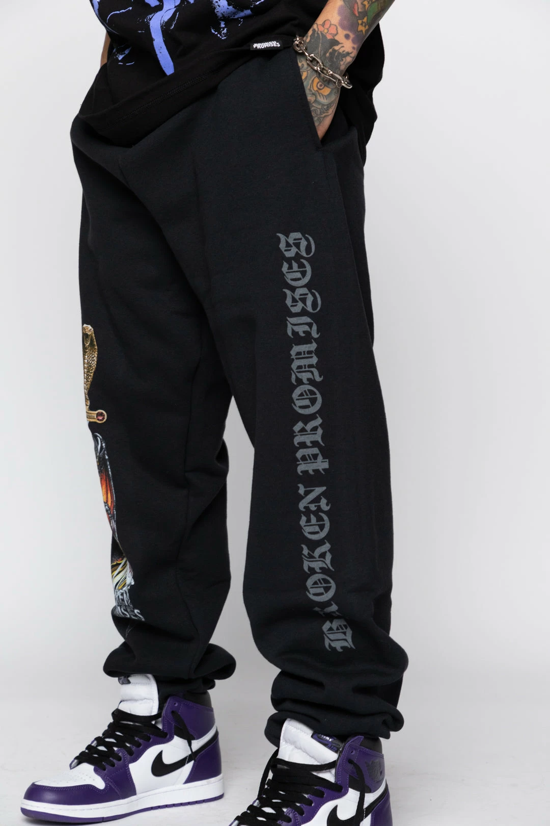 CASH Lonely Knights Sweatpants 8 CASH Lonely Knights Sweatpants