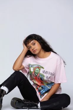 BROKEN PROMISES Worst In Me Tee Pink